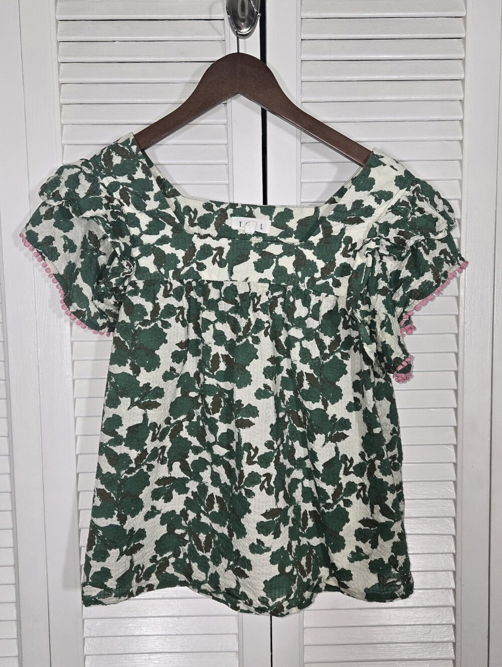 THML Green and White Floral Puff-Sleeve Blouse
